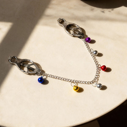 Chaîne et cloches Pinces à mamelons